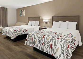 Red Roof Inn & Suites Monroe, NC hotel thumbnail 5