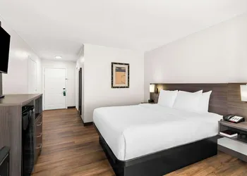 Quality Inn Merrimack - Nashua hotel thumbnail 8
