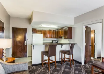 Comfort Suites Pineville - Ballantyne Area hotel thumbnail 7