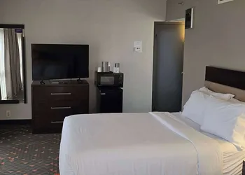 Wyndham Rochester Downtown hotel thumbnail 6
