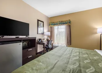Quality Inn hotel thumbnail 6