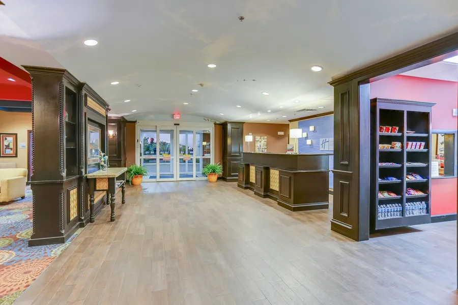 Holiday Inn Express Hotel & Suites Huntsville by IHG hotel detail image 2