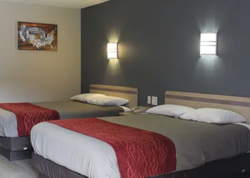 Econo Lodge Paducah West I-24 hotel thumbnail 6