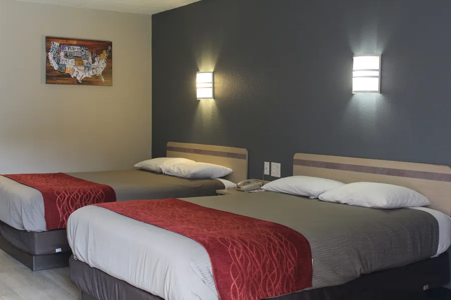 Econo Lodge Paducah West I-24 hotel detail image 6
