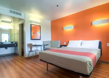 Motel 6 Palm Springs, CA - Downtown hotel thumbnail 4