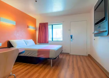 Motel 6 Palm Springs, CA - Downtown hotel thumbnail 5