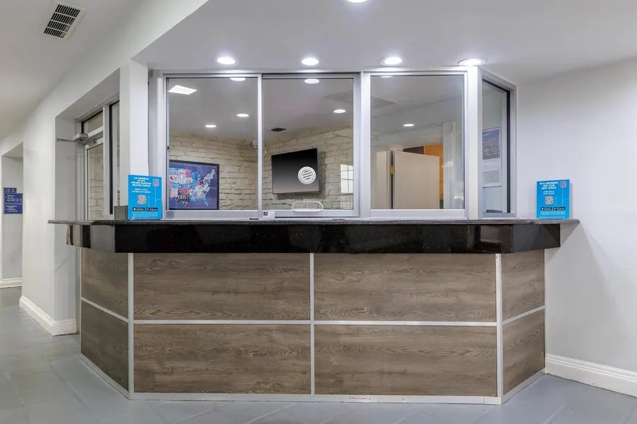 Motel 6 Dallas, TX – Downtown hotel detail image 2