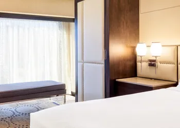 Harrah’s Las Vegas – A Caesars Rewards Destination hotel thumbnail 7