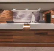 La Quinta Inn & Suites by Wyndham Erie hotel detail image 4