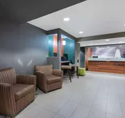 La Quinta Inn & Suites by Wyndham Erie hotel detail image 5