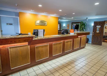 Howard Johnson by Wyndham Buena Park hotel thumbnail 2