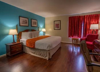 Howard Johnson by Wyndham Buena Park hotel thumbnail 6