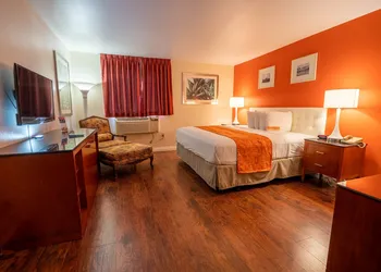 Howard Johnson by Wyndham Buena Park hotel thumbnail 8