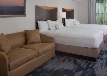 Fairfield Inn & Suites Orlando Lake Buena Vista hotel thumbnail 4