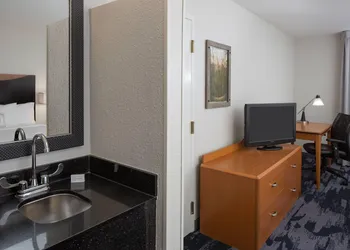 Fairfield Inn & Suites Orlando Lake Buena Vista hotel thumbnail 7
