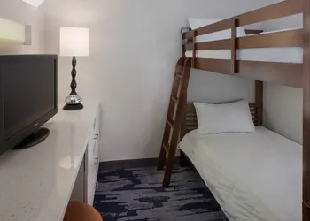 Fairfield Inn & Suites Orlando Lake Buena Vista hotel thumbnail 8