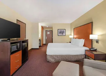 Best Western Cascade Inn & Suites hotel thumbnail 5