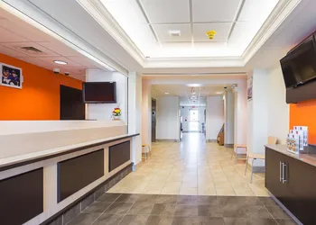 Motel 6 Whitby, ON - Toronto East hotel thumbnail 4