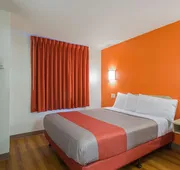 Motel 6 Whitby, ON - Toronto East hotel detail image 7