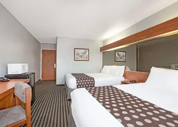 Microtel Inn & Suites by Wyndham Garland/Dallas hotel thumbnail 3