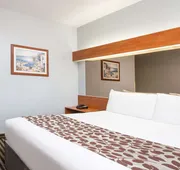 Microtel Inn & Suites by Wyndham Garland/Dallas hotel detail image 4