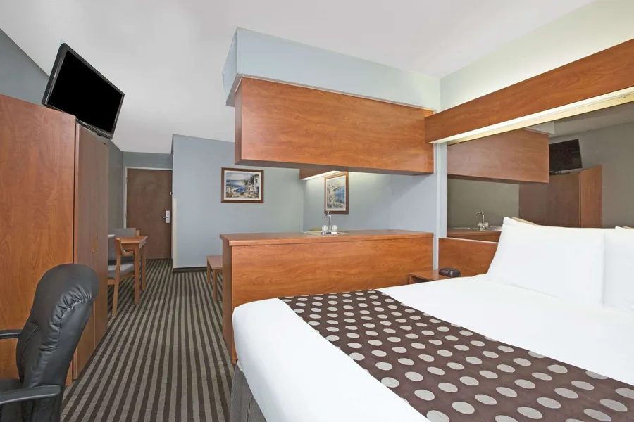 Microtel Inn & Suites by Wyndham Garland/Dallas hotel detail image 6