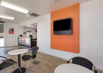 Motel 6 Baton Rouge, LA - Southeast hotel thumbnail 2