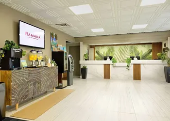 Ramada by Wyndham Sarasota Waterfront hotel thumbnail 3