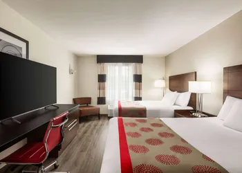 Ramada by Wyndham Sarasota Waterfront hotel thumbnail 5