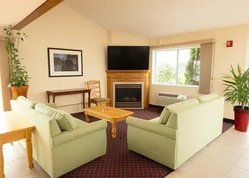 Royal Inn & Suites hotel thumbnail 3