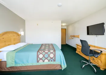 Royal Inn & Suites hotel thumbnail 6