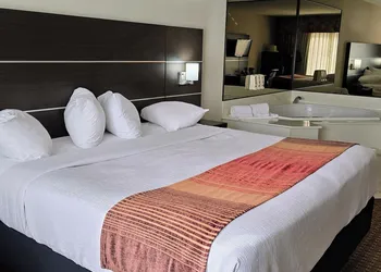 Grand Plaza Hotel & Conference Center hotel thumbnail 6
