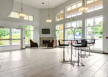 Red Lion Inn & Suites Des Moines hotel thumbnail 3