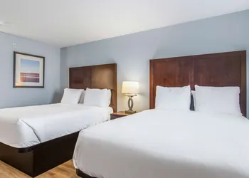Red Lion Inn & Suites Des Moines hotel thumbnail 5