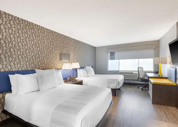 GLō Best Western Mississauga Corporate Centre hotel thumbnail 4