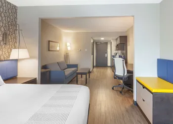 GLō Best Western Mississauga Corporate Centre hotel thumbnail 7