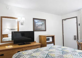 Sundowner Inn Forsyth I 94 hotel thumbnail 6