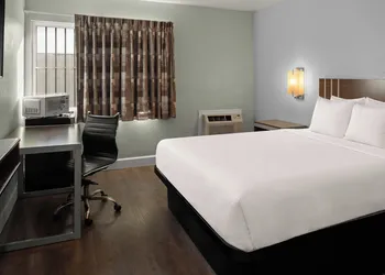 Sand Dollar Inn hotel thumbnail 4