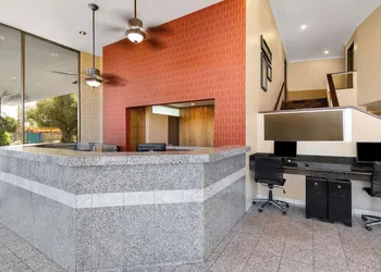Best Western Date Tree Hotel hotel thumbnail 5