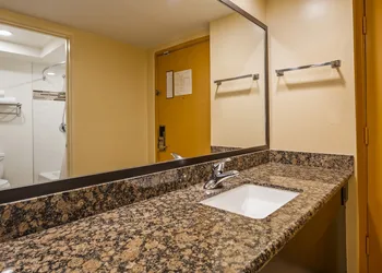 Best Western The Plaza Hotel Honolulu Airport - Free Breakfast hotel thumbnail 6