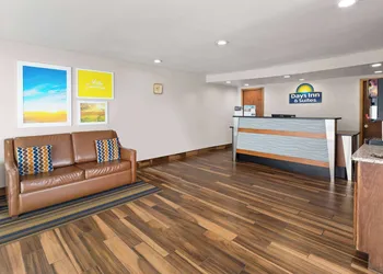 Days Inn by Wyndham Wauseon hotel thumbnail 3