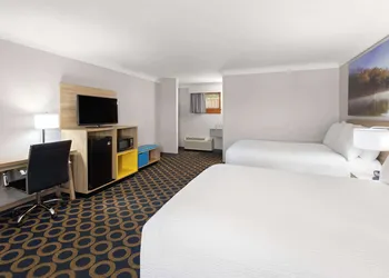 Days Inn by Wyndham Wauseon hotel thumbnail 4