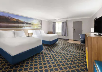 Days Inn by Wyndham Wauseon hotel thumbnail 5