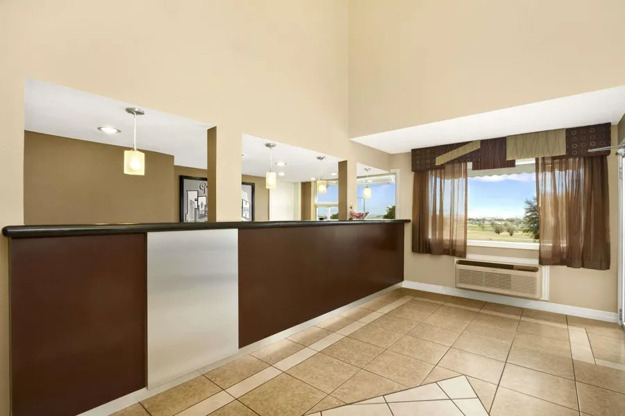 Super 8 by Wyndham Fort Worth TX hotel detail image 2