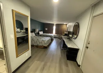 Portside Inn & Suites hotel thumbnail 4