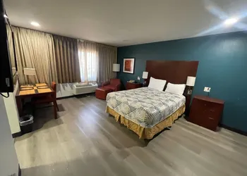 Portside Inn & Suites hotel thumbnail 8