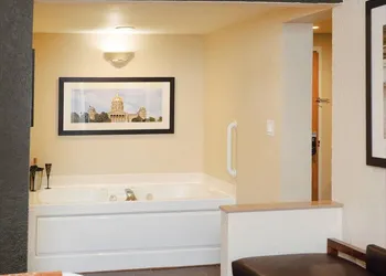Comfort Inn & Suites Event Center hotel thumbnail 6