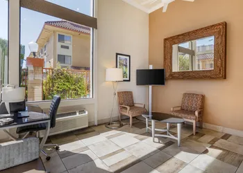 Best Western Plus Inn of Hayward hotel thumbnail 2