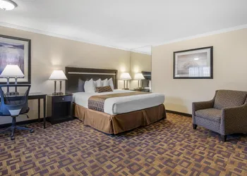 Best Western Plus Inn of Hayward hotel thumbnail 4