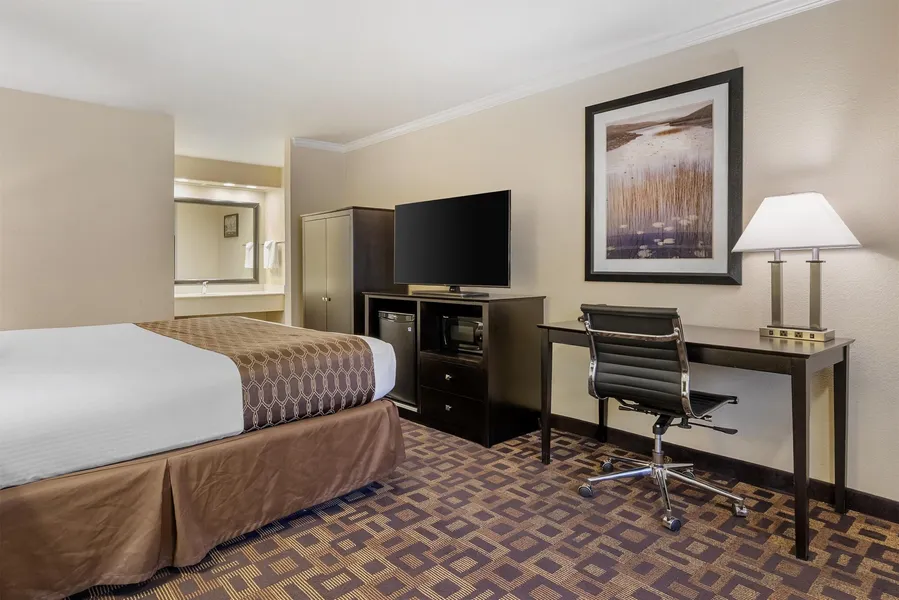 Best Western Plus Inn of Hayward hotel detail image 6